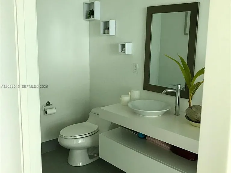 92 SW 3rd St #3712 — Photo 12