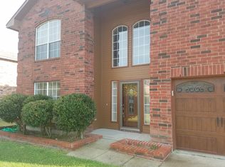 220 Rainsong Dr, Cedar Hill, TX 75104