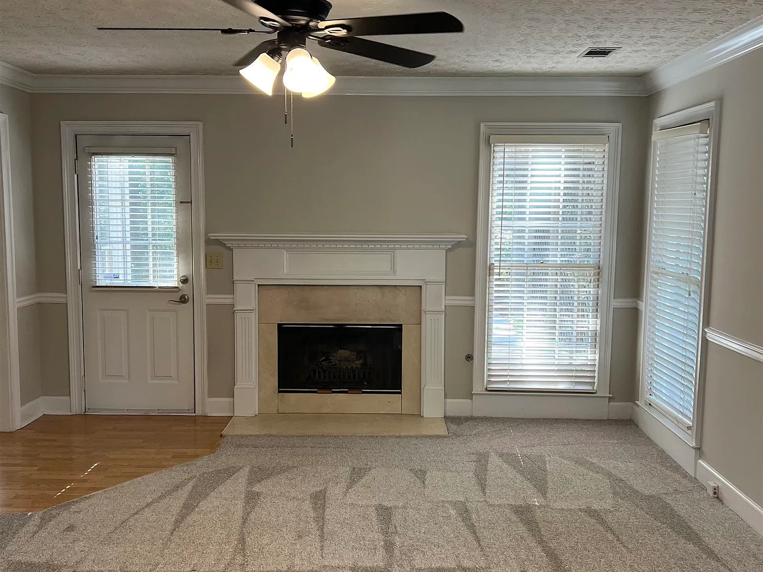 4 bed, 2.5 bath, 2471 sqft, $3,200 — Photo 4