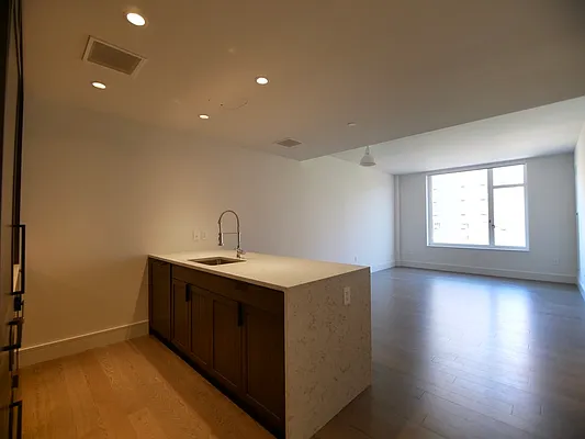 Rented by Extell Marketing Group LLC | media 28