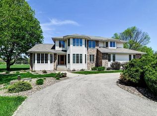 6380 Brandywood Trl, Sun Prairie, WI 53590