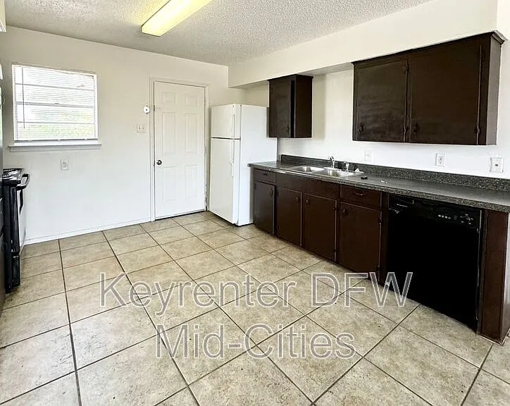 1117 Franklin Dr #8 — Photo 4