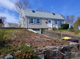 390 Neck St, Weymouth, MA 02191