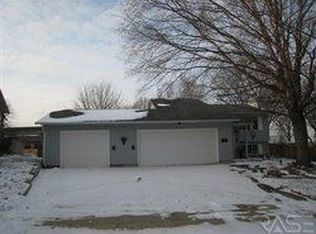 722 N Montgomery Ct, Sioux Falls, SD 57103