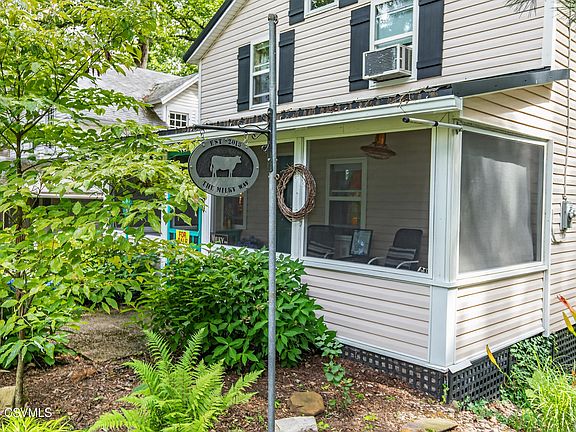 4th image of 45 Ridge Ave