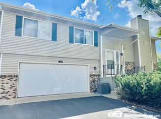 4490 Clover Ln #B, Eagan, MN 55122