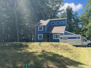 128 Bailey Dr, Bushkill, PA 18324