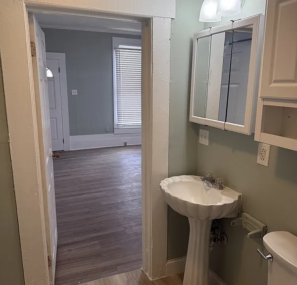 702 W Columbia St #2 — Photo 10