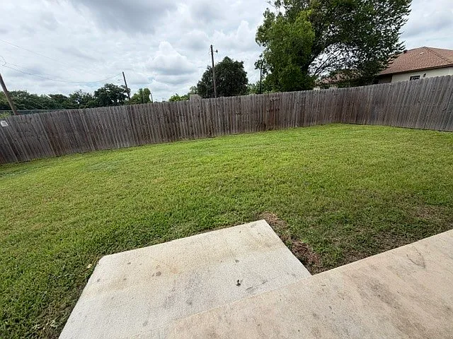 1209 N Houston Ave — Photo 10