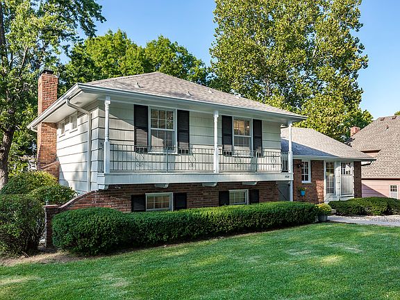 3rd image of 3924 Birchwood Dr