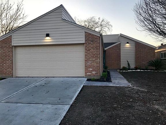 2nd image of 4323 Hickory Grove Dr