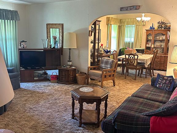 3rd image of 353 E Cedar Ave
