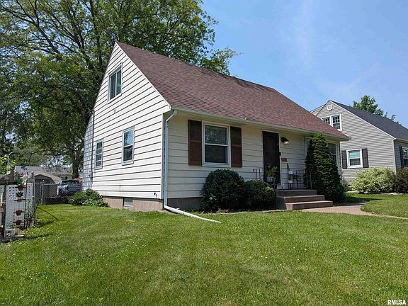2nd image of 1519 W Columbia Ave