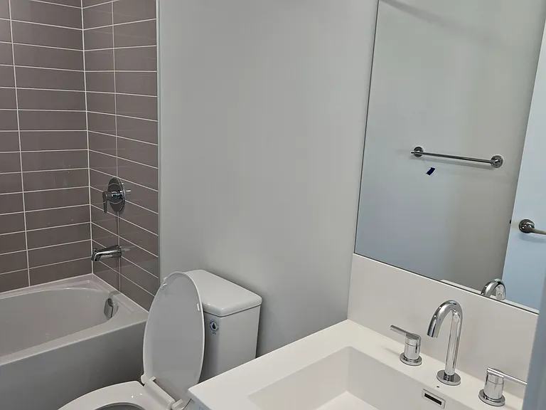 4010 Eglinton Ave W #1104 — Photo 16