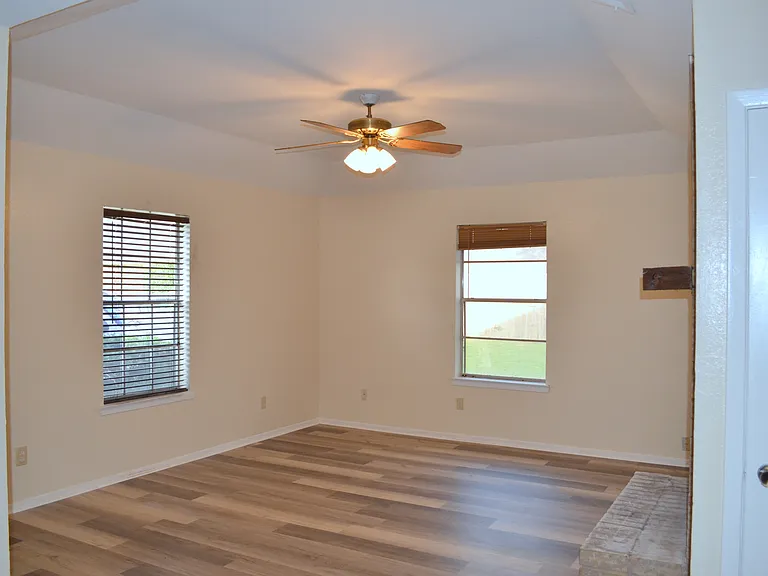 7610 April Ct — Photo 10