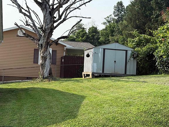 4th image of 8265 Gordon St