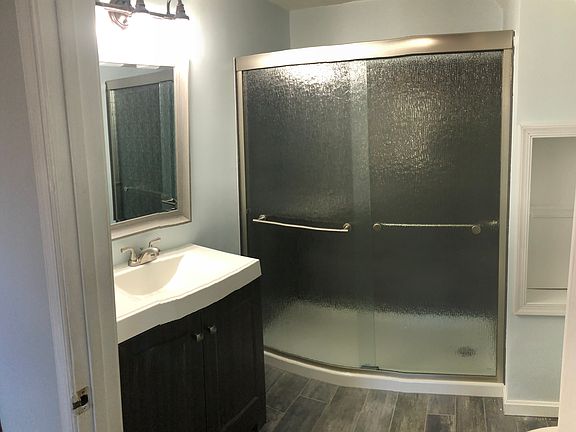 2nd floor bathroom
