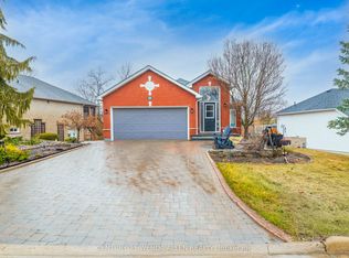 285 Woodward Ave, Selwyn, ON K9L 1K2