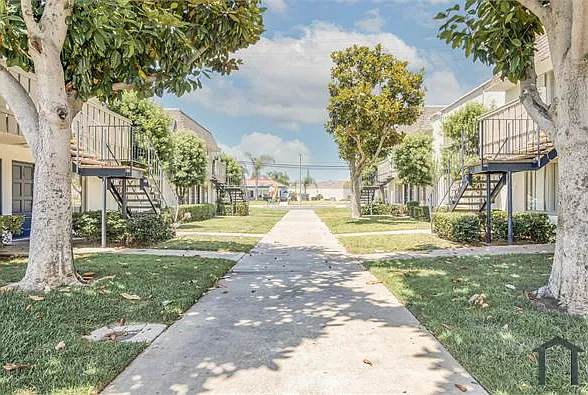 570 Imperial Hwy — Photo 10