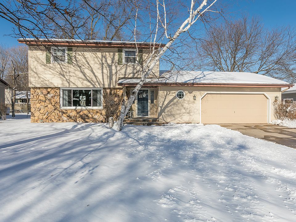 1st image of 700 Ravenswood Ct