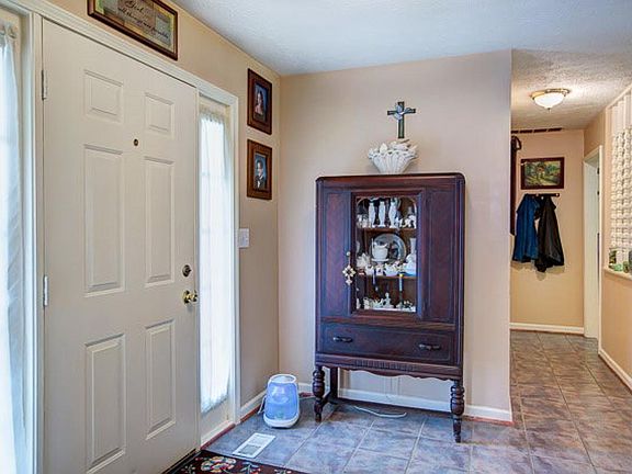 4th image of 4016 Yates Dr