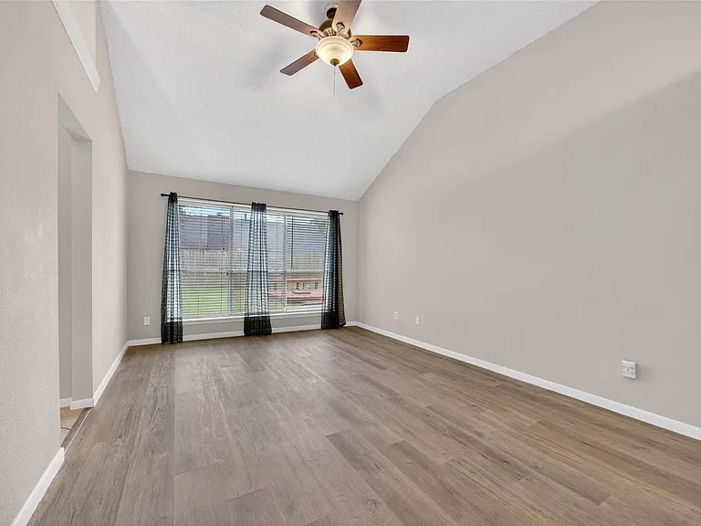 1035 Cascade Creek Dr — Photo 25