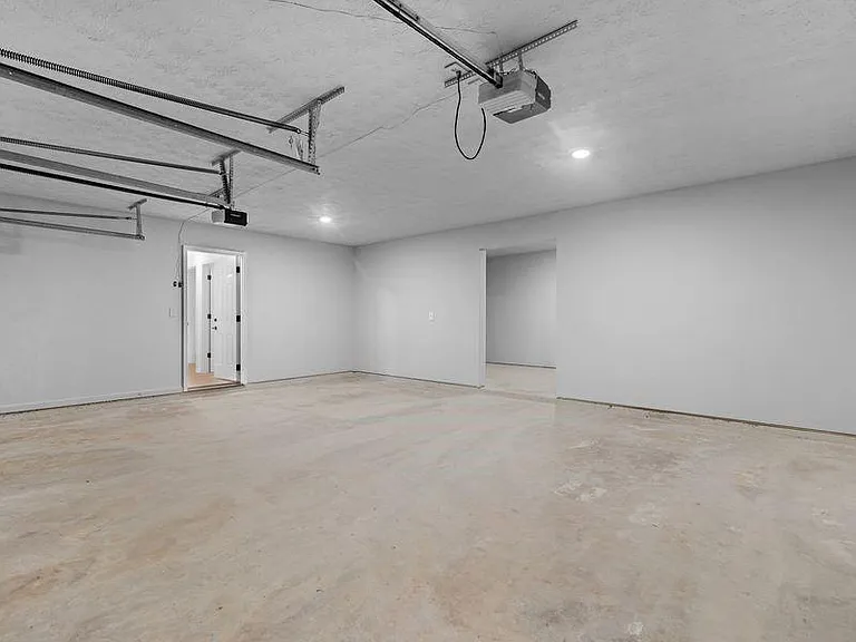 6060 Winston Trce — Photo 35