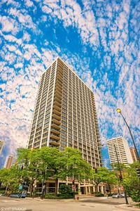 88 W Schiller St APT 2008, Chicago, IL, 60610