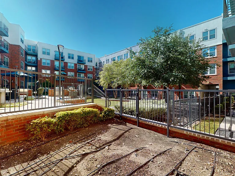 Central Square at Frisco — Photo 80