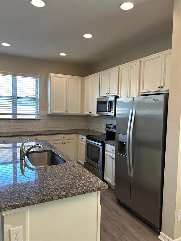 3 bed, 2.5 bath, 1584 sqft, $2,600 — Photo 3