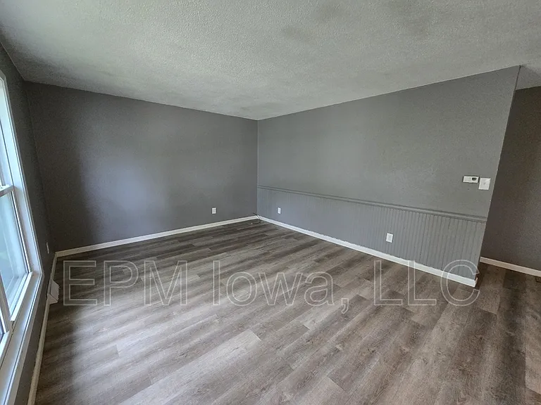 1242 Edgewood Dr — Photo 7