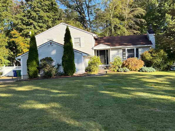 11 Boysen Drive, Bloomfield, CT 06002