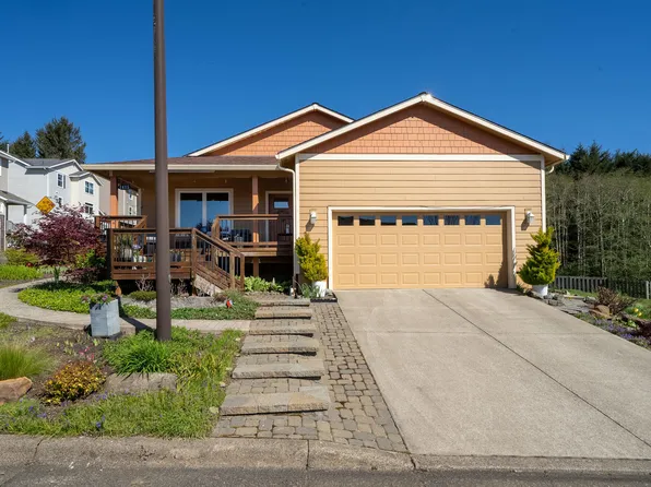 1415 Emerald Ln, Tillamook, OR 97141