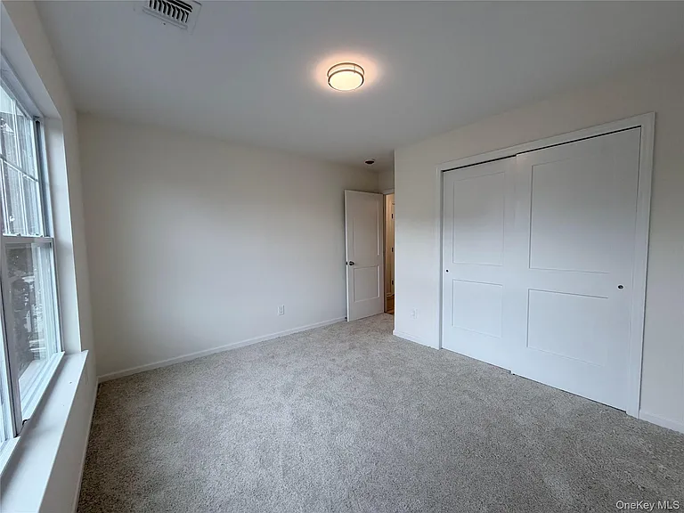 102 Pulaski Rd — Photo 12