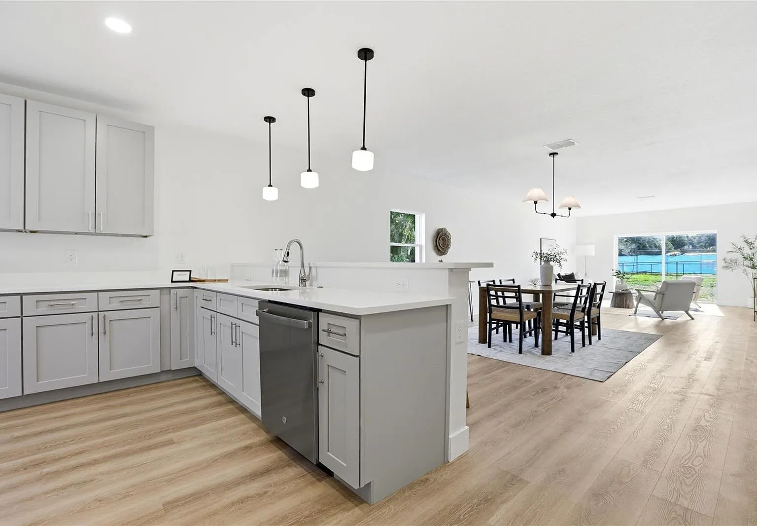 3 bed, 1790 sqft, $2,300 — Photo 4