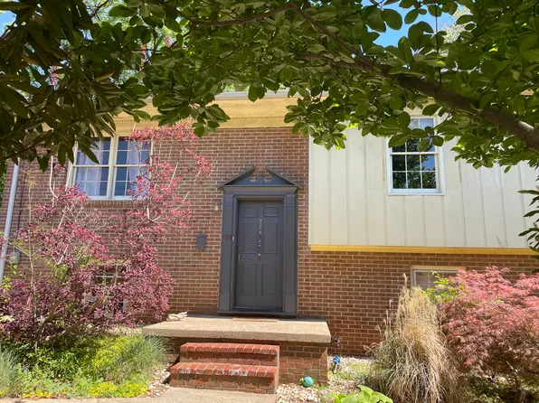 112 Hilton Dr, Charlottesville, VA 22903