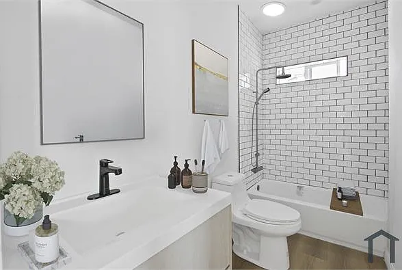 2694 James M Wood Blvd — Photo 5