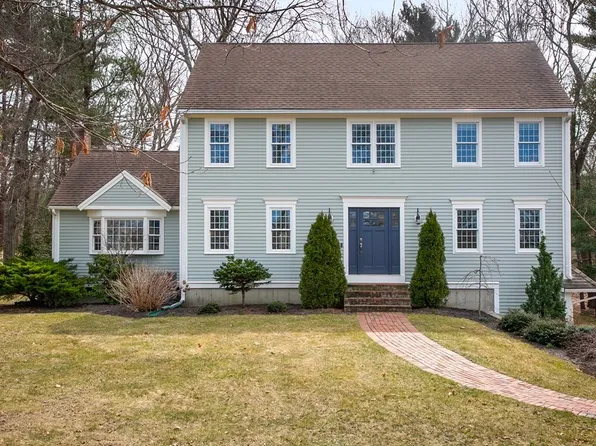 110 Fairways Edge Dr, Marshfield, MA 02050
