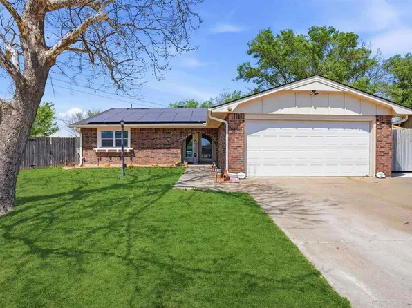 230 NE 46th St, Lawton, OK 73507