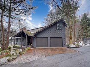 1551 Cranberry Pond Trl, Victor, NY 14564