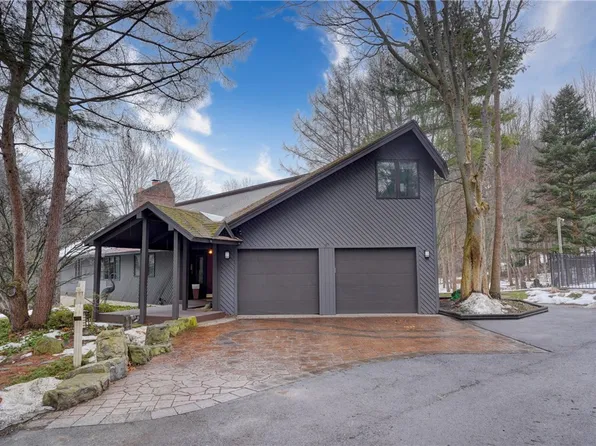 1551 Cranberry Pond Trl, Victor, NY 14564