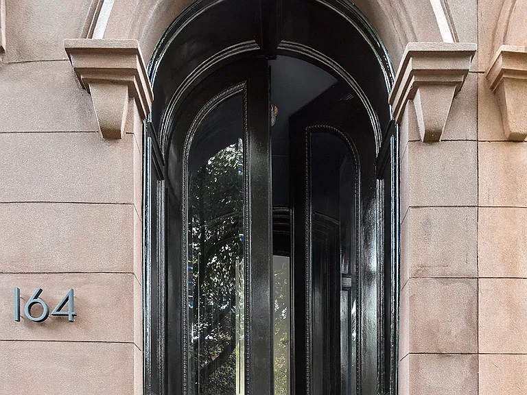 164 Saint James Pl — Photo 3