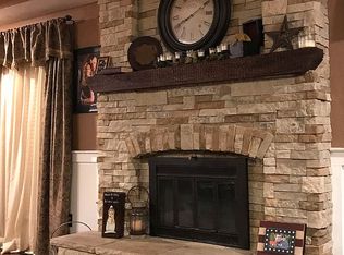 1724 Hwy 32, Bolivar, MO 65613