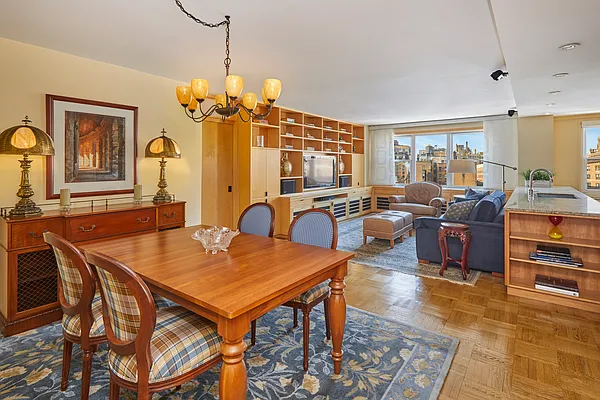 Sold by Compass | media 1