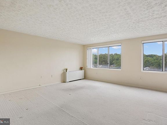 5th image of 10201 Grosvenor Pl APT 1007