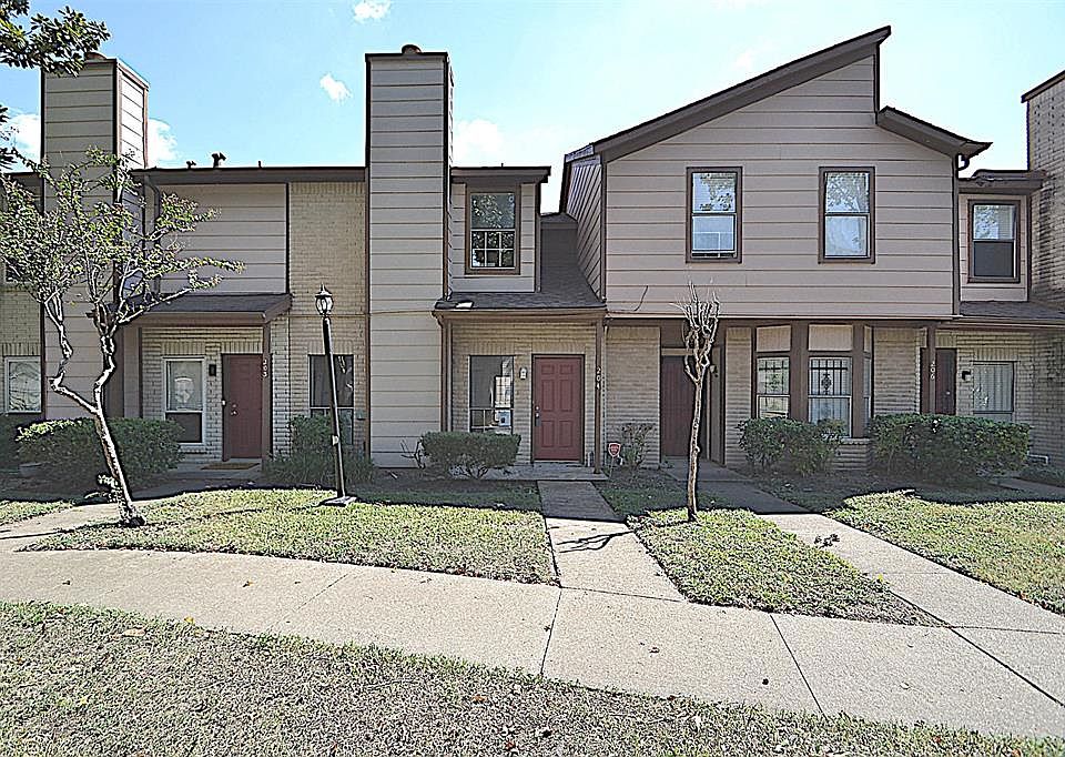 1st image of 12500 Brookglade Cir Unit 204