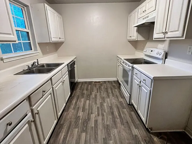 236 Bridgeview Dr — Photo 13