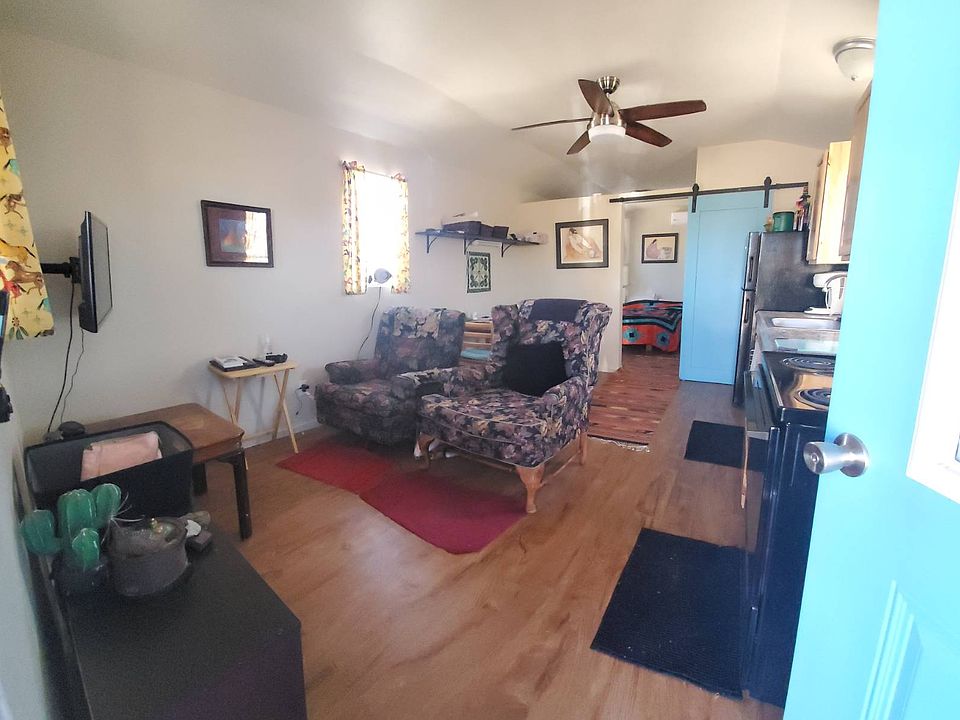2nd image of 1129 W Welcome St