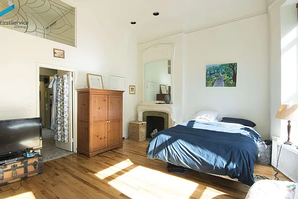 Rented by FirstService Realty (legacy) | media 10