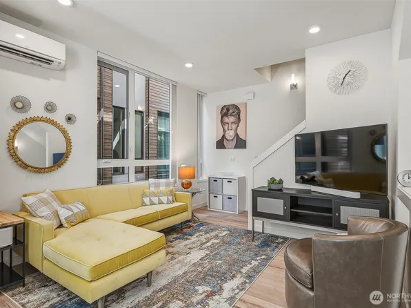 6313 9th Avenue NE #A, Seattle, WA 98115